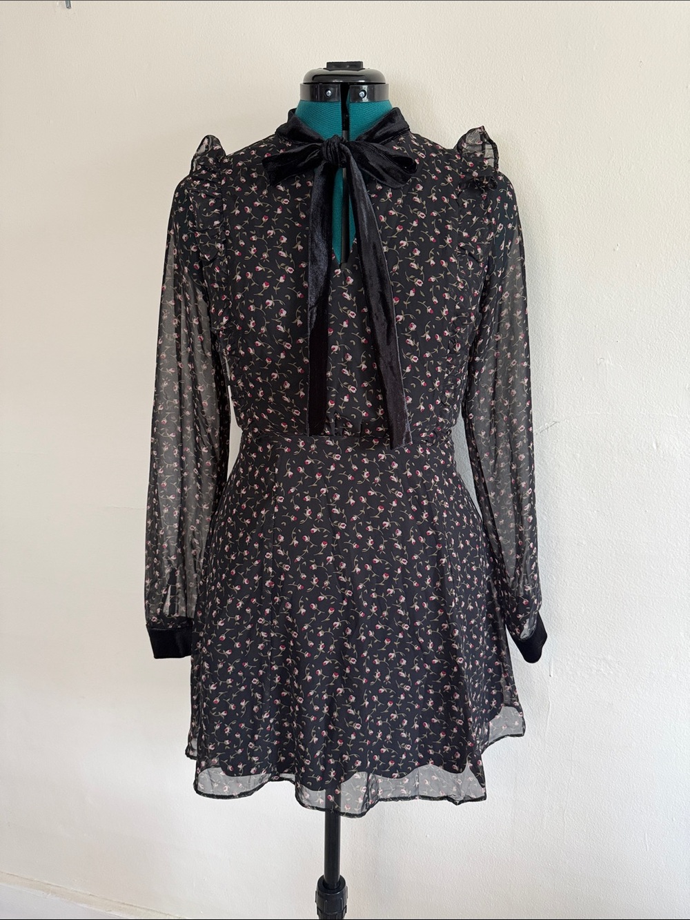 NWT Lush Black Floral Tie-Neck Mini Dress S